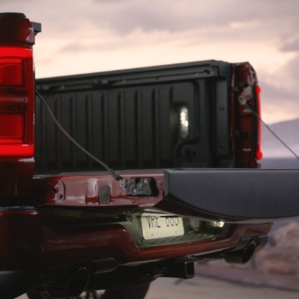 elektrycznie zamykana i otwierana klapa bagażowa RAM Tungsten